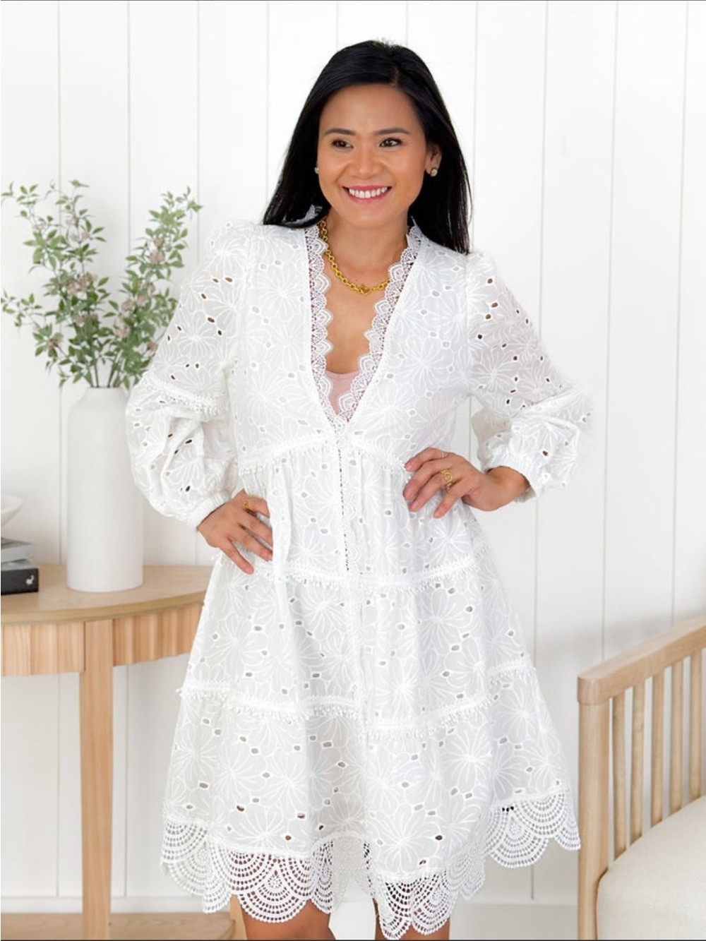 LIKE LOVE White Eyelet Lace V-Neck Tiered Dress